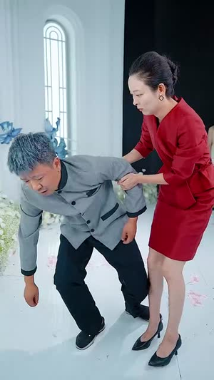 断绝关系后养女哭着叫爸爸（82集）分享热门短剧