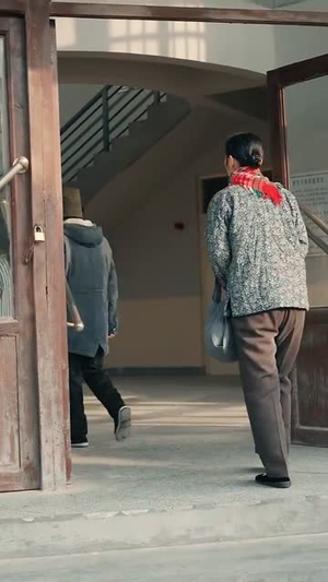 假少爷被赶回农村带妻儿逆袭（75集）真的太精彩了