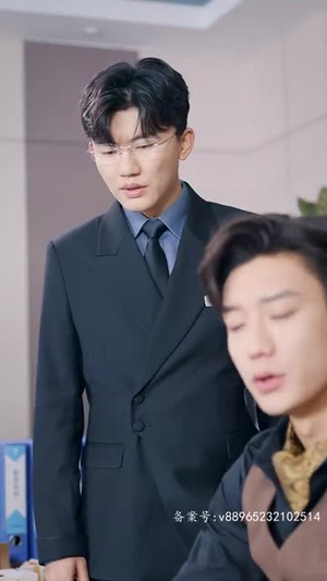 相逢却似曾相识（离婚后顾太太的马甲藏不住了）全集免费