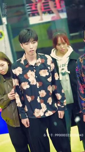 重回港岛当大佬（80集）好看短剧追不停