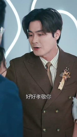 老公挽着白月光让我儿子喊妈（53集）最热门短剧来了