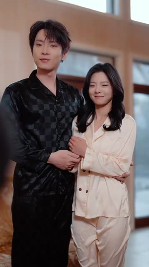 银河之下热吻（100集）剧好看短剧推荐