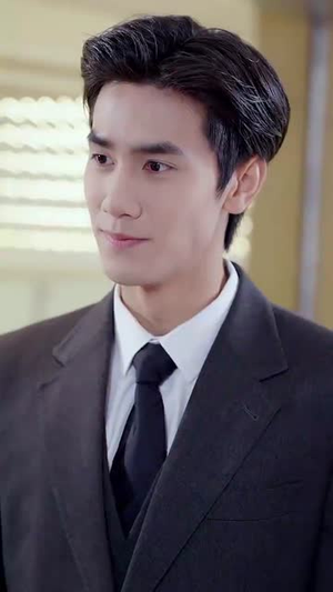 余烬中的玫瑰（33集） 穿越短剧推荐