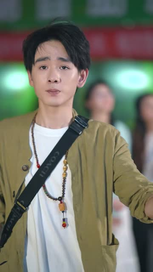 双界倒爷之女帝是我网友（60集）不用花钱看全剧