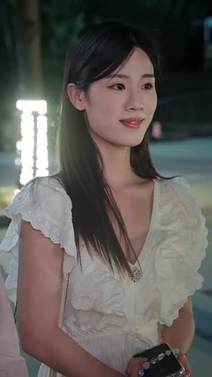 美食：随机摆摊，顾客追我满街跑（95集）全集下载