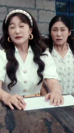 穿越90之揪着我妈去相亲（93集）热门短剧来袭