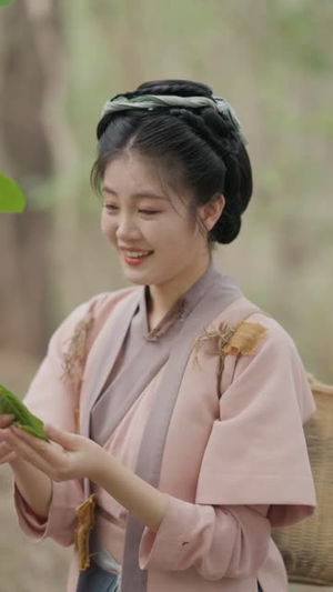 灾荒年小农女有满仓鱼肉 (95集) 免费看短剧全集