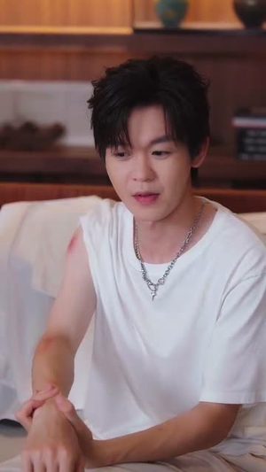 开局抽奖被姐姐们宠上天  (80集)精彩短剧热播