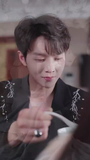 我只是人间清醒了一点（60集）精彩短剧看不停