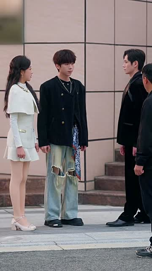 重返十八岁，我儿是大反派（66集）最近很火的短剧