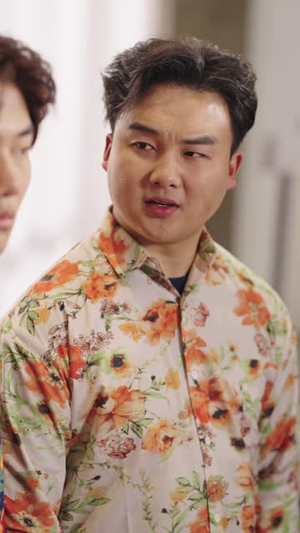 战神房东：开局女总裁上门求合租（78集）在哪个app能看